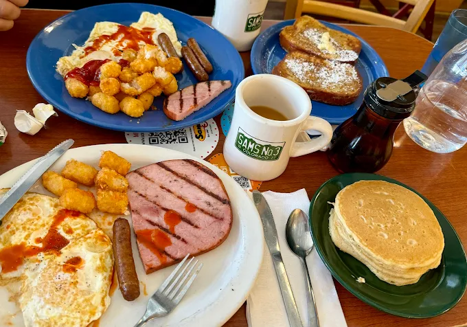 Food served on the table - Sam's No.3 Denver.
